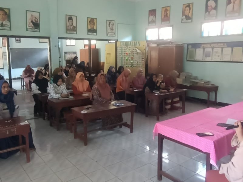 RAPAT WALI MURID