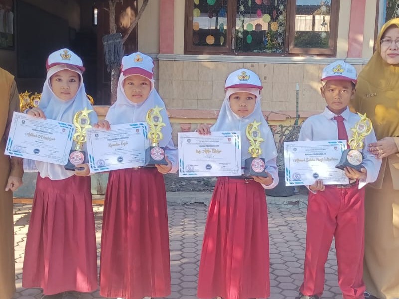 PEMBAGIAN HADIAH