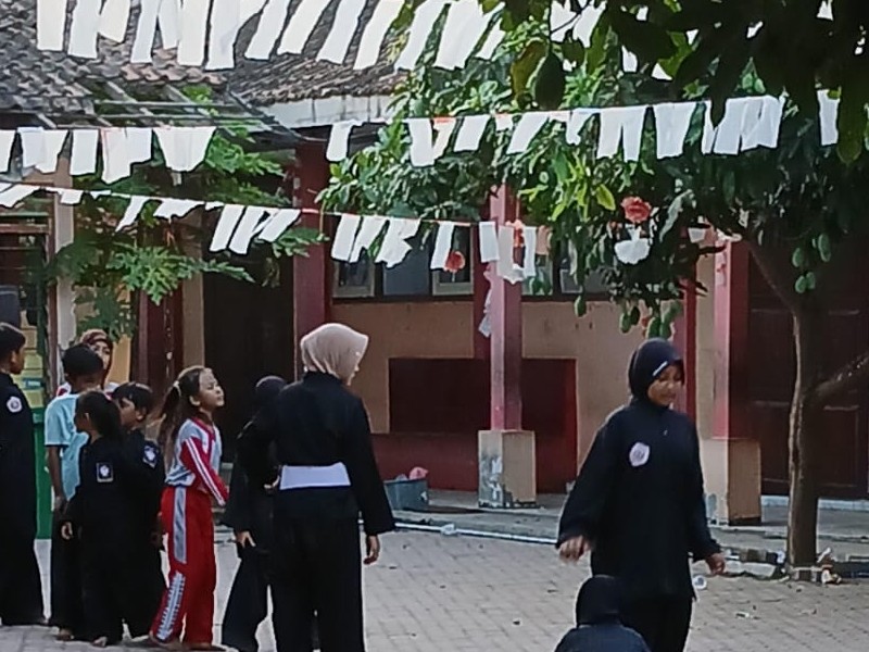EKSTRAKURIKULER PENCAK SILAT